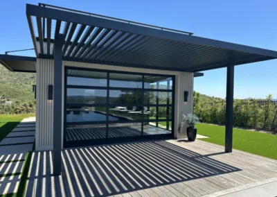 Full View Aluminum with Black Frame & Clear Glass